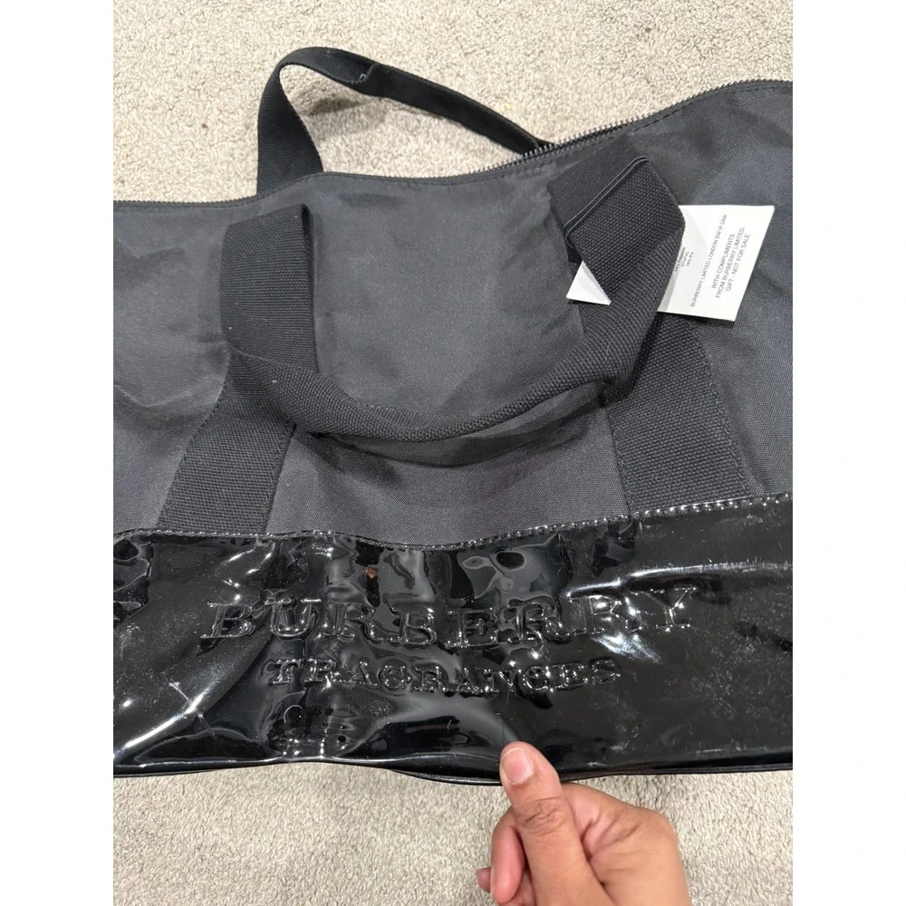 Burberry Fragrances Black Patent Trim‎ Weekend Travel Duffle Bag Gift